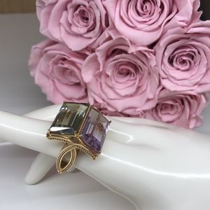 10kt Amethyst purple and green  gold ring